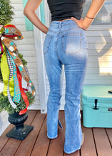 Load image into Gallery viewer, Talk of the Town Jeans
